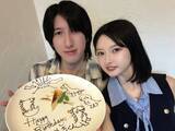 「「妻に祝ってもらった」人気YouTuber、30歳誕生日に美人妻との顔出しショット公開「大人の階段一つ登った」」の画像1
