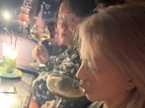 「hydeさん逃げて」狩野英孝、バーでHYDEを口説く？「もう目線がガチ」「横顔美しすぎるもんね」