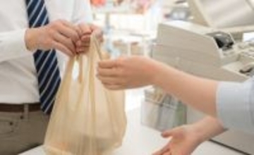 36歳男性「身近に利用できるお店があるし株価も安定している」テイクアウトにも便利な株主優待