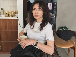 「ずっと色っぽい」長谷川京子、美脚と抜群のスタイル際立つオフショットを披露！ 「健康的でお綺麗」