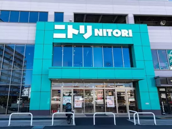 「布団も一気に干せる」ニトリの“大型室内物干し”に使いやすいの声続出。伸縮式でたっぷり収納も