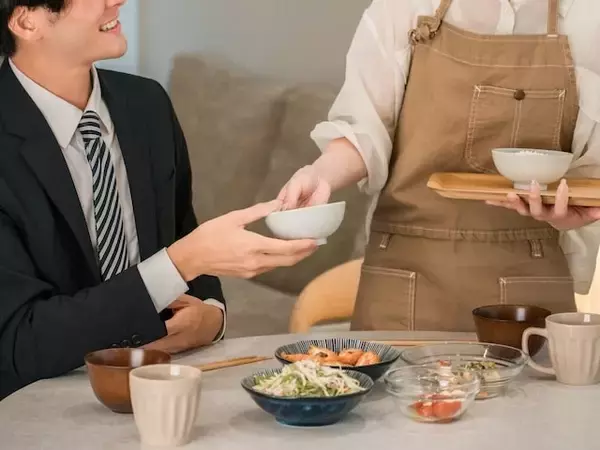 夫の年収1000万円・妻100万円「どうやら本人に不満がない」33歳女性の夫婦給与事情