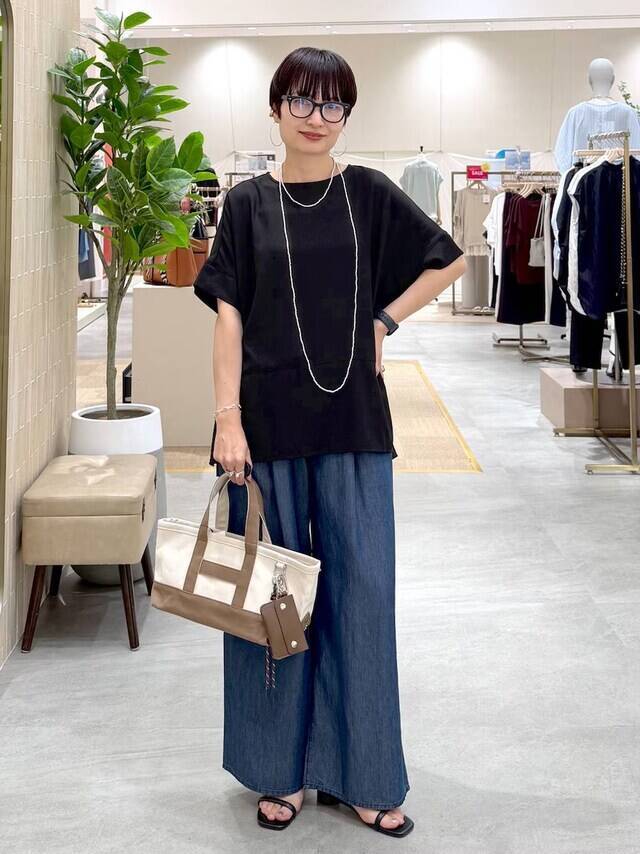 【やってはいけない9月のNGコーデ】体型カバーのつもりが逆に太見え!? 40代がやりがちNGポイント3つ