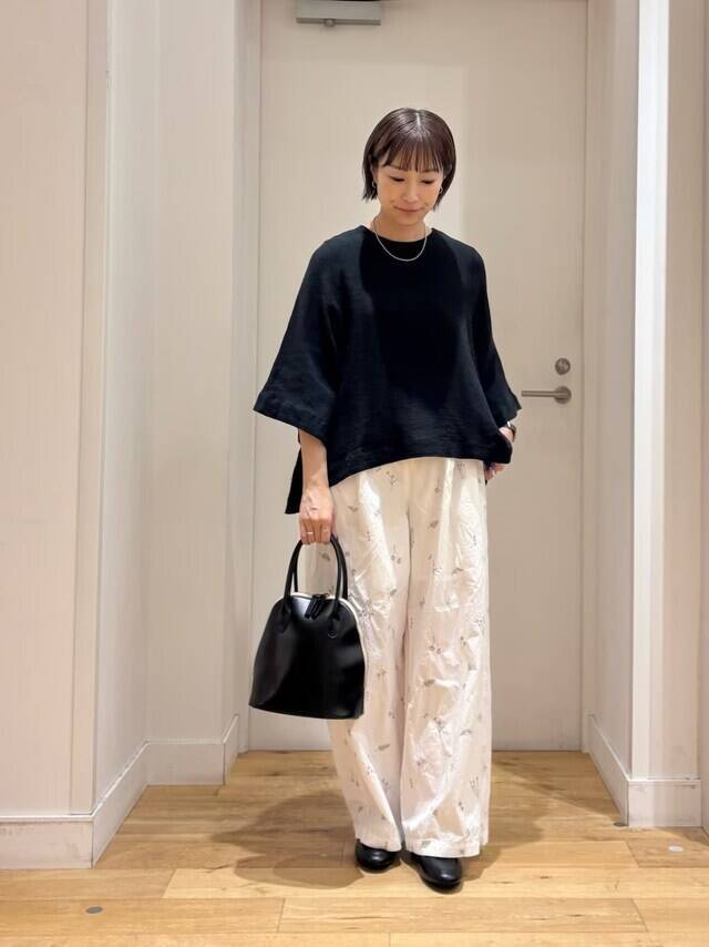 【やってはいけない9月のNGコーデ】体型カバーのつもりが逆に太見え!? 40代がやりがちNGポイント3つ