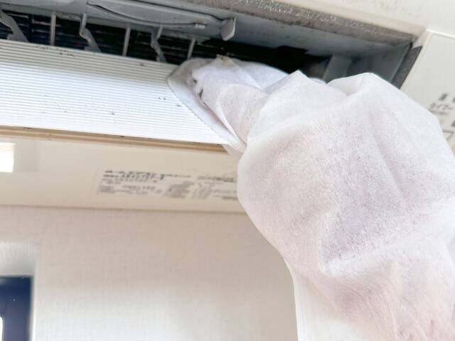 【ダイソー】梅雨のカビを未然に防ぐ！ 「エアコン掃除」を完結させる厳選2品