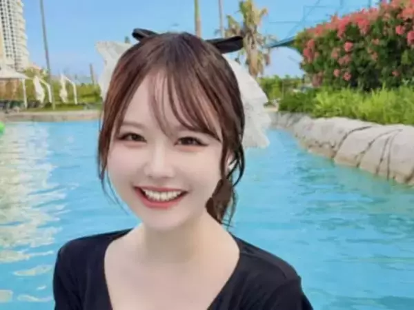 「デブの自覚一生湧かなくて困る」整形アイドル、“腹の収納が得意すぎる”比較ショットに「着痩せうますぎ」