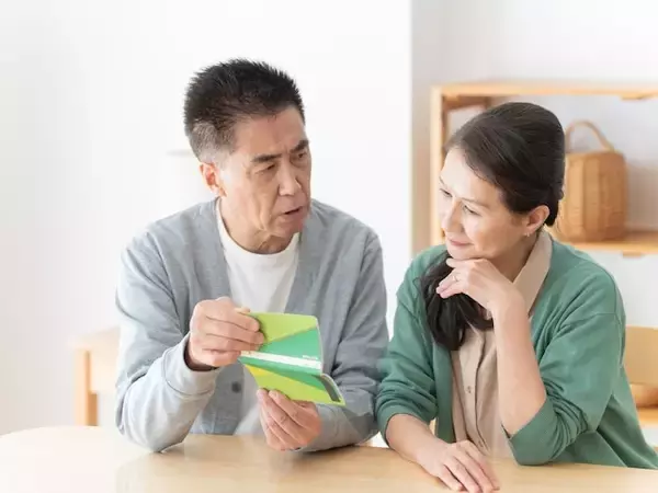 「還暦前に絶対に減らせない」ゆうちょと地銀の定期に900万円を預ける現金9割夫婦の判断