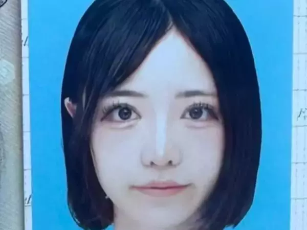 「ガチで指名手配犯みたい笑」アイドル、パスポートの比較ショットが話題に！ 「これ出してええんか」