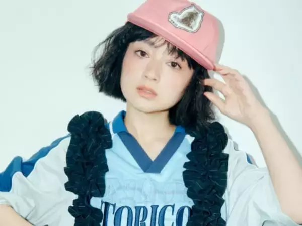 「子供の頃の写真かと思いました」安達祐実、モデルショットに「本当に44歳？」「永遠にかわいい」の声