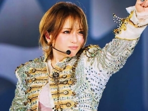「流石浜崎あゆみ!!」浜崎あゆみ、網タイツから太もも披露！ 「期待を超えてくれる」「可愛すぎてむり」