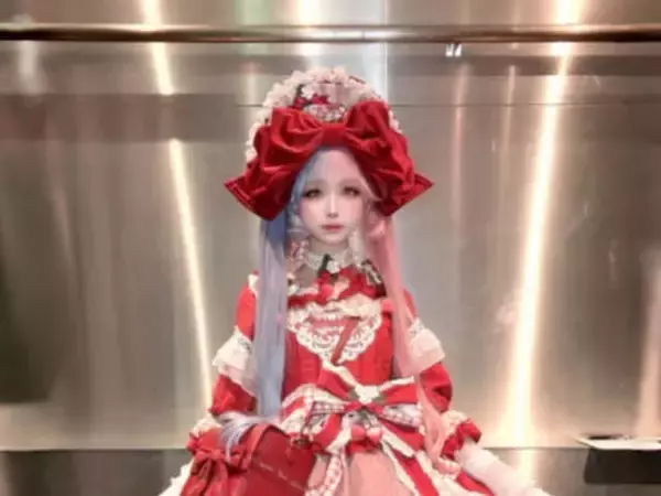 女装姿が話題の2児の父親、“フィギュアみたい”な姿に反響「可愛すぎる」「ホントにフィギュア出ねぇかな？」