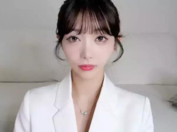 「これはバズるのでは！？」人気女性YouTuber、“ご報告”に反響「闇から抜けた感やばい」「本当に凄い」