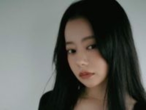 「パリコレ出て」なごみ、ボディライン際立つ黒ドレス姿に反響！ 「スタイル抜群すぎる」「美しすぎ」