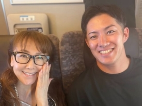 「あらやだ、イケメン」東ちづる、新幹線での運命的な遭遇明かす「奇跡みたいな明るいお話」「凄いご縁」