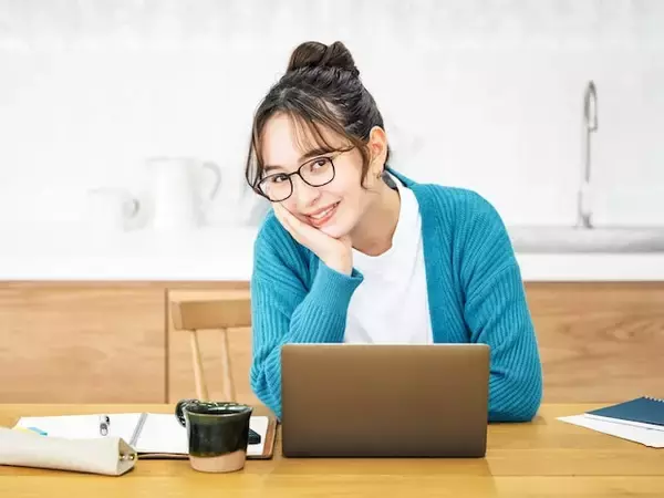 老後は年金を月15万円くらいほしい。現役時代の年収はどのくらい必要ですか？【2026年度】