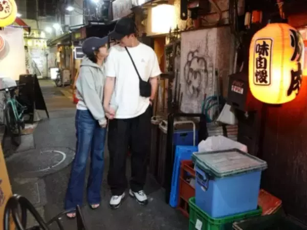 「結婚しちゃえよ」鈴木奈々、イケメン後輩との“路地裏デート”姿に反響「身長差が良い感じ」「めっちゃお似合い」