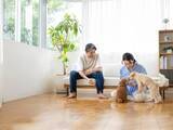 「夫の他界、子どもの不登校、高校退学を乗り越えて。60歳で“半同棲”を選んだ女性の「新たな生き方」」の画像1