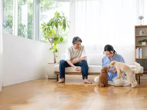 夫の他界、子どもの不登校、高校退学を乗り越えて。60歳で“半同棲”を選んだ女性の「新たな生き方」