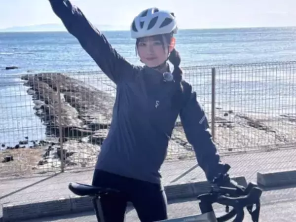 「トライアスロンに挑戦ですか？」女性アイドル、“ロードバイク最高”ショット公開「身体能力ピカイチ」