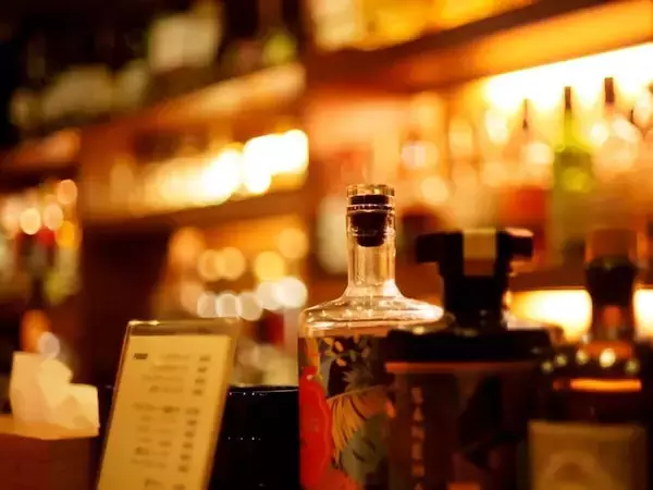 妻にも承諾してもらって…32歳男性が物価高で“仕事の飲み会”を減らしても断らない「月に一度の誘い」