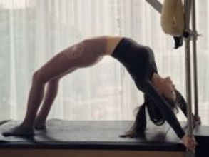 「下、通りまーす」Perfume・あ～ちゃん、ピラティスで圧巻ポーズ披露！ 「カラダは柔らかさんですね」