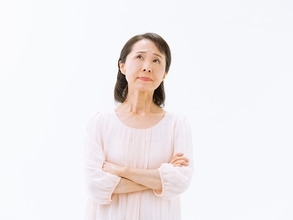 65歳以降も厚生年金に加入して働くと、振替加算がもらえなくなることがありますか？