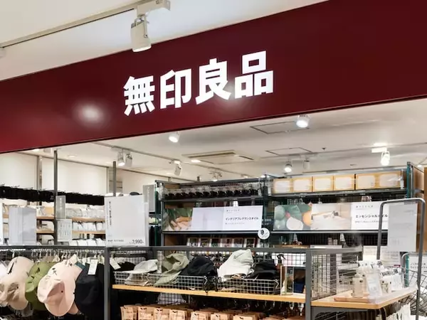 「ウッ…かわいい…」無印良品の「ベロア深履きシューズ」に夏だけでなく秋冬も待望の声