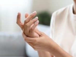 リスク増？ リスク減？ 真逆の情報に戸惑う患者さんも……関節リウマチとコーヒーの関係