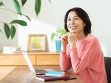 「「貯金を減らさずに旅行に行ける」定期預金1650万円・53歳女性の預け替えサイクル」の画像1