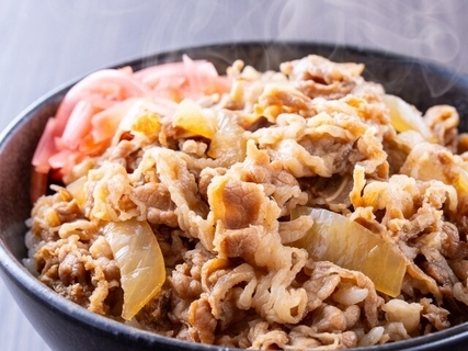 「月イチで優待牛丼デーを開催」38歳・1人暮らしの男性がハマる吉野家株主優待の魅力