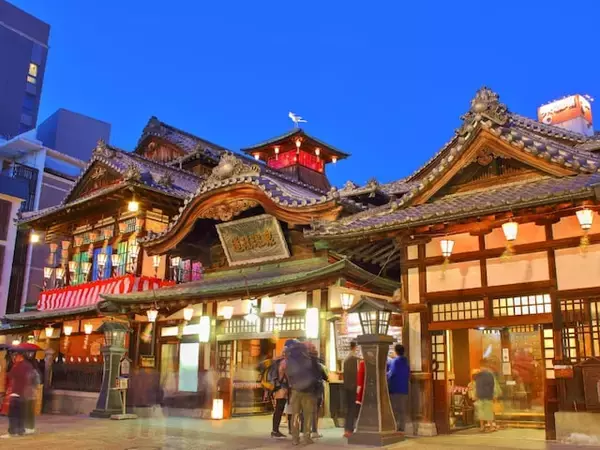 【愛媛県】「街並みがレトロ」日本最古・道後温泉の魅力とは？ 重要文化財の本館が全面公開、散策も堪能