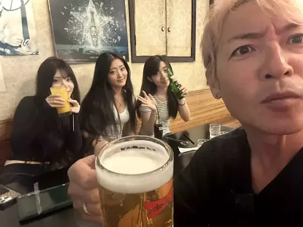 「全員種類の違う美人で良すぎる」つるの剛士、娘3人の顔出しショットに反響！ 「娘可愛すぎやね笑」