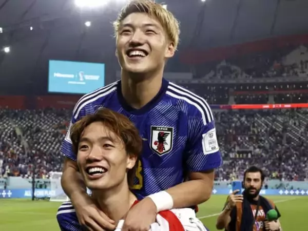 「行こうまだ見ぬ世界へ」堂安律＆板倉滉、試合の友情ショット公開「懐かしい！」「この2人のペア最高」