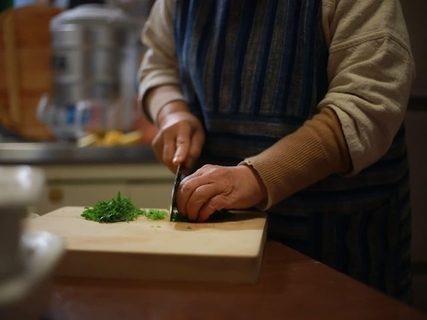 73歳女性の年金生活「やり繰りはできているが、家族の負担ありき」孫と2人暮らしで支出は月15万円
