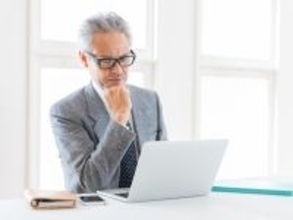 金融資産6000万円「フルタイム勤務で年収550万円。年金が減額されるのが不満」64歳男性の老後