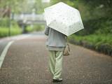 「再就職で給与月16万円も「漠然とした不安にさいなまれる」63歳女性のひとり年金生活」の画像1