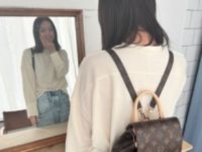 「この方は本当にずっと可愛」佐々木希、ルイ・ヴィトンのリュックを背負う姿に反響「母は強しだね！」