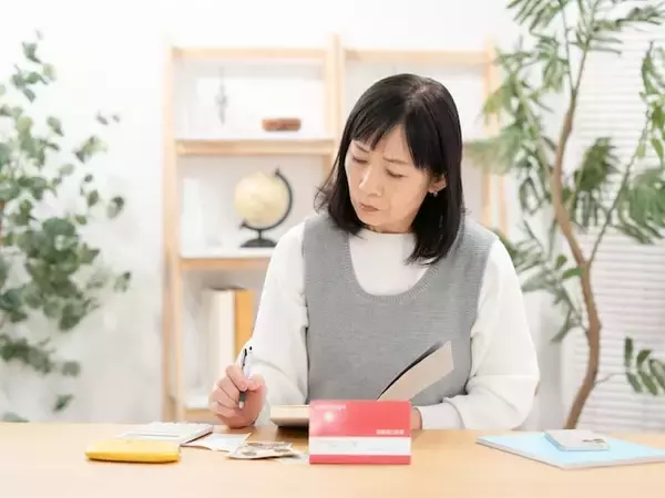 夫が亡くなりました。私にパート収入があり、老齢厚生年金をもらっていると遺族厚生年金は受け取れない？