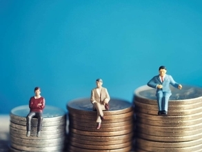 44年以上、厚生年金に加入して働き60代前半で退職したら、「老齢厚生年金と老齢基礎年金」の相当額に加えて、加給年金も受けられるの？