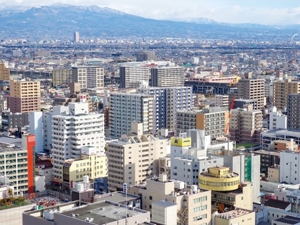 「お金持ちが多そう」と思う群馬県の市ランキング！ 2位「高崎市」を抑えた1位は？【2025年調査】