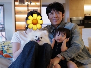 「幸せそうです」黄皓、妻＆娘との40歳バースデーショットを公開！ 「40歳に見えません！」「ほくろない！」