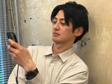 「「ミルクとモナキの間」お笑い芸人、“ビジュ爆”な姿が話題に！「42歳コレまじ？」「顔整いおじさん」」の画像1