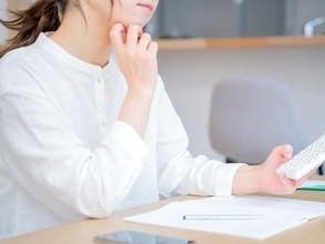 「近い将来生活保護になる」54歳女性、世帯年収300万円未満。うつ病と障害年金で紡ぐ実家暮らしのリアル