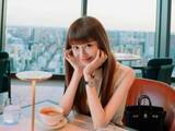 「「上品って言葉が似合う」愛沢えみり、高層階でのMTG＆お茶ショットに反響！ 「リカちゃん人形だぁ」」の画像1