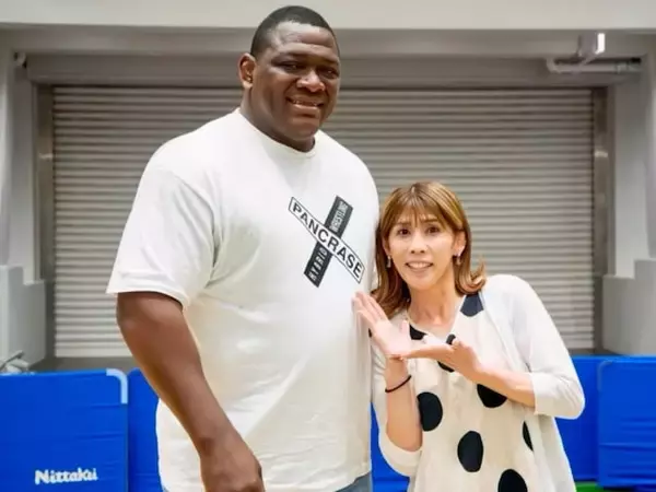 「デカい」吉田沙保里、“130kg級”レジェンドとの2ショットに「さおりさんがより小柄に見える！」反響