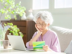 月13万円の年金を受け取っています。住民税が非課税になるラインを超えていますか？