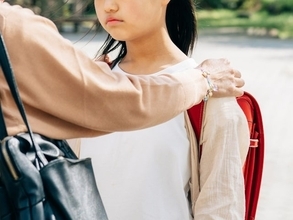 夏休み明けの「行きたくない」は、子どものSOS？ 登校しぶりの原因と対処法【児童精神科医が解説】