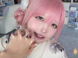 「「この手はまさか、、」人気YouTuber、手つなぎショットに「旦那さんの手綺麗すぎ」「天使ですか！？」」の画像1
