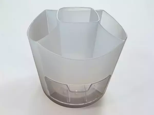 「【ダイソー】使いやすくなって新登場！ 最新「回転式ペンホルダー」が進化した2つのポイント」の画像