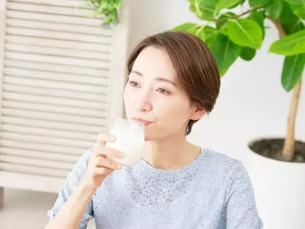 もっともらしいのに根拠なし!? 「カルシウム不足でイライラ」説が広まった意外な理由